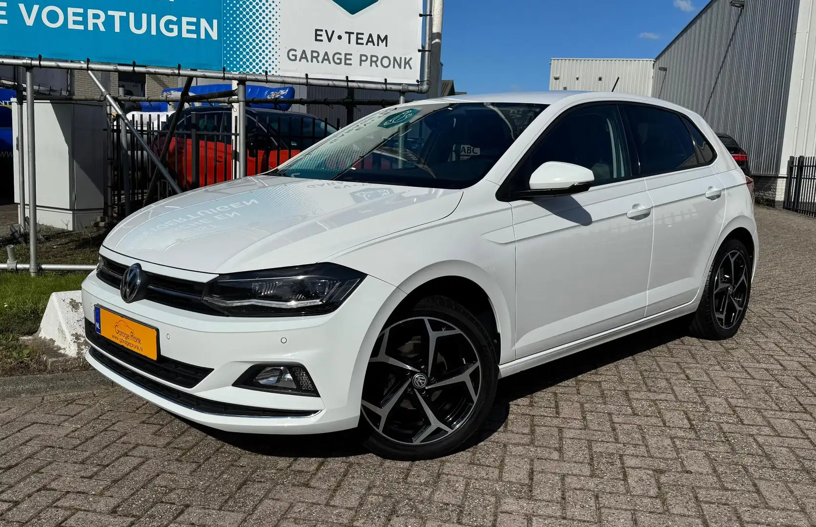 Volkswagen Polo 1.0 TSI Highline CARPLAY/STOELVERWARMING Wit - 2