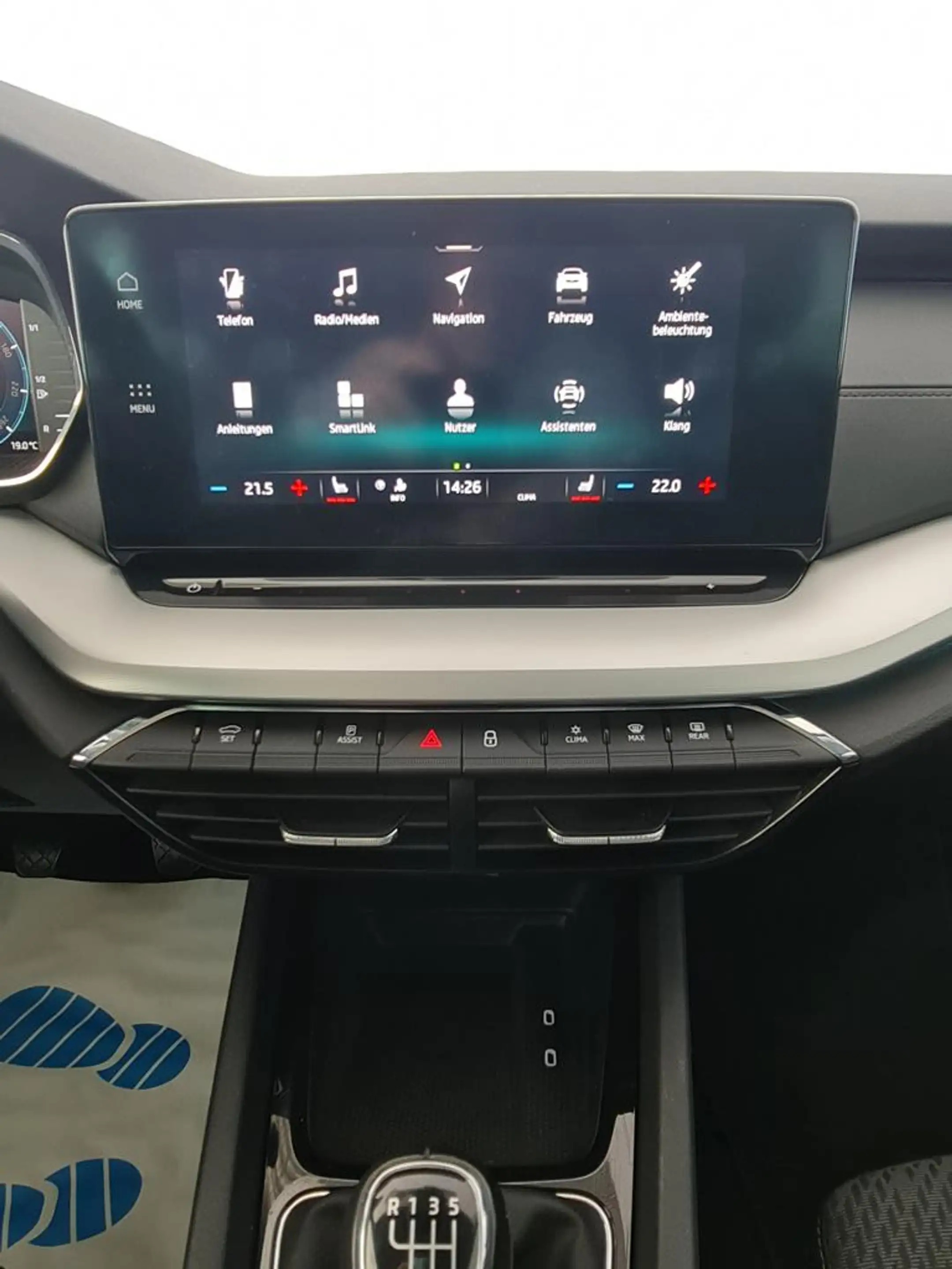 Skoda Octavia Clever, Navi, Kamera, LED, Frontscheibenheizung, unfallffrei — photo 14