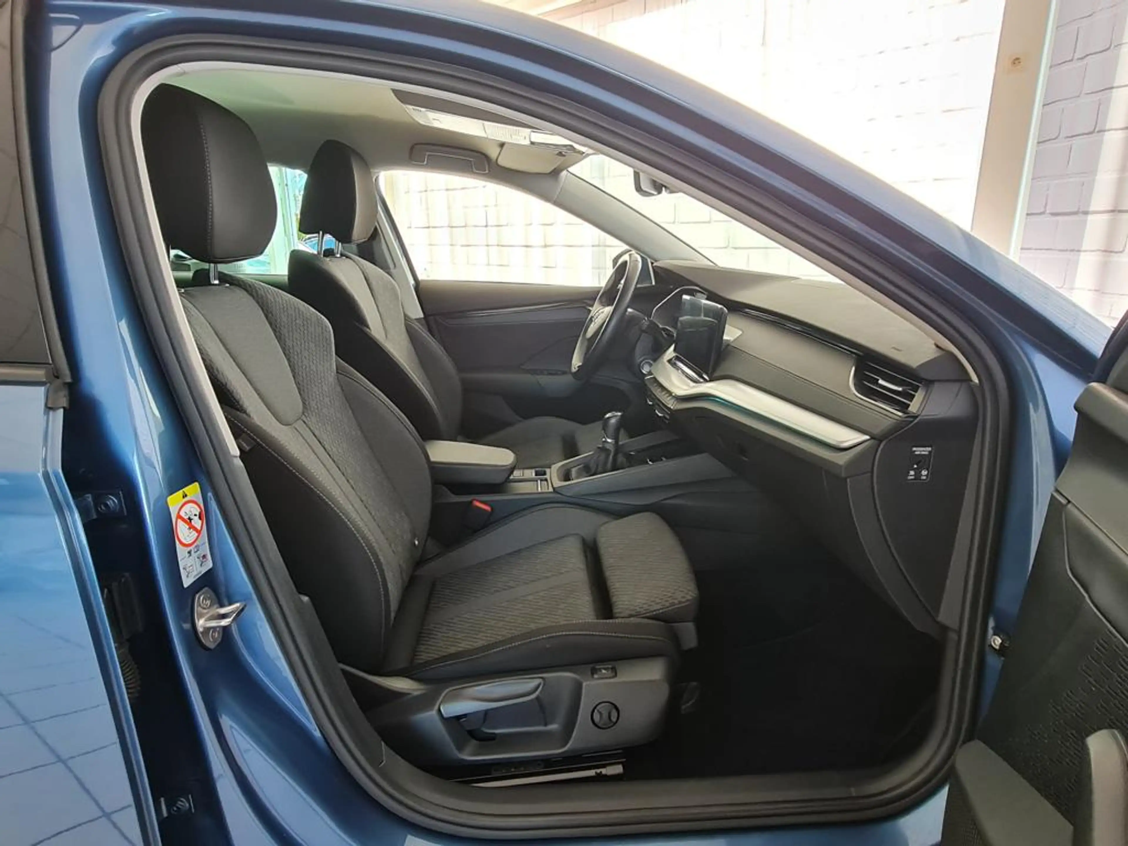 Skoda Octavia Clever, Navi, Kamera, LED, Frontscheibenheizung, unfallffrei — photo 11