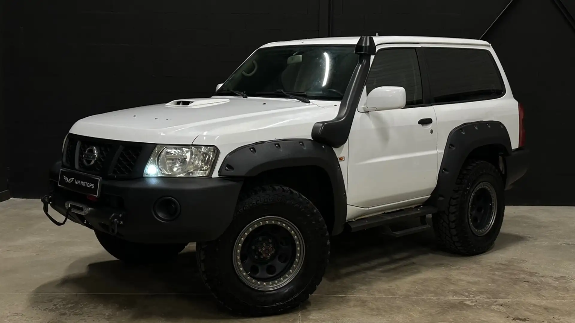 Nissan Patrol Y61 3.0 TDi 4WD 160 CV Blanc - 1