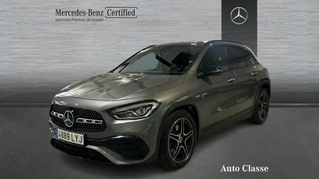 Mercedes-Benz GLA 200 -CLASS