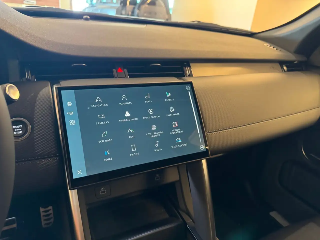 Land Rover Discovery Sport снимка Land Rover Discovery Sport