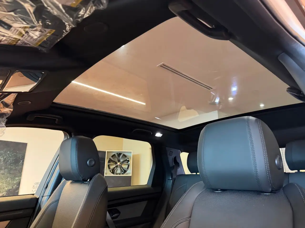 Land Rover Discovery Sport снимка Land Rover Discovery Sport