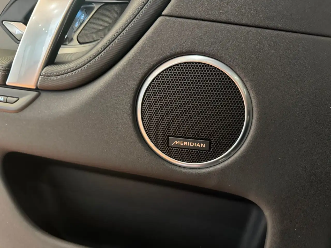 Land Rover Discovery Sport снимка Land Rover Discovery Sport