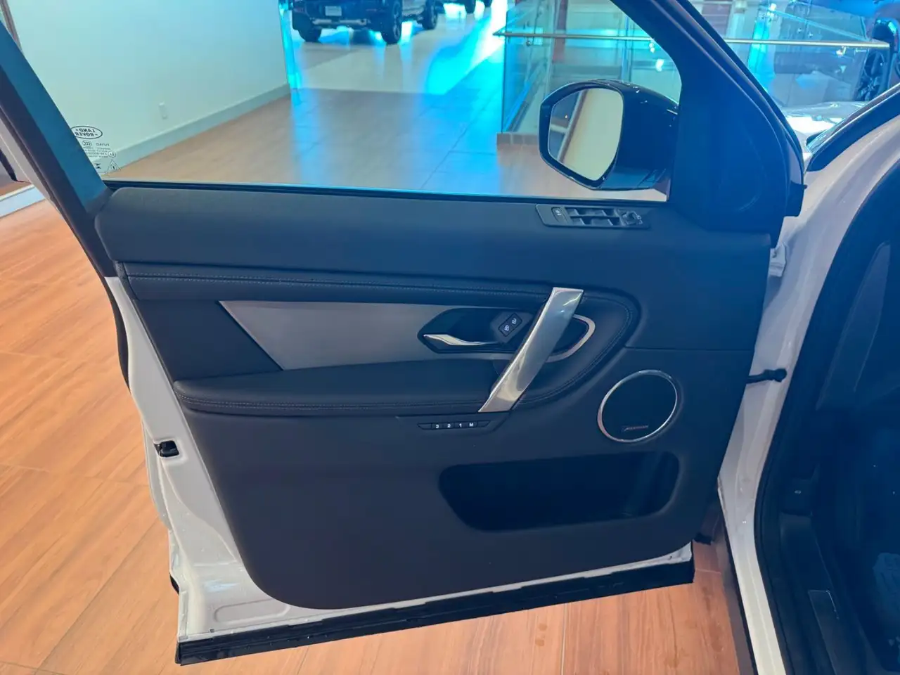 Land Rover Discovery Sport снимка Land Rover Discovery Sport