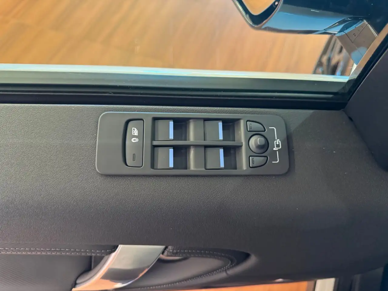 Land Rover Discovery Sport снимка Land Rover Discovery Sport