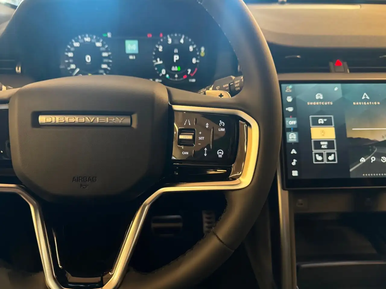 Land Rover Discovery Sport снимка Land Rover Discovery Sport