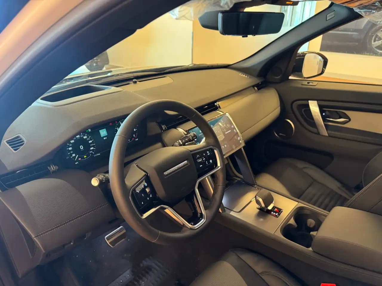 Land Rover Discovery Sport снимка Land Rover Discovery Sport