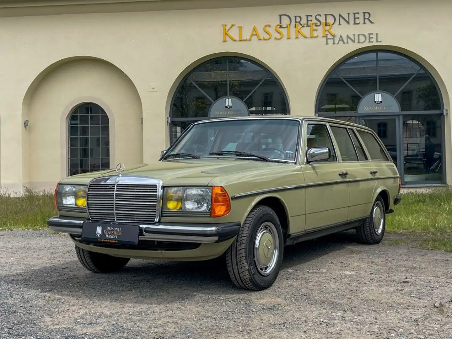 Mercedes-Benz 200 T, 2.Hand, Zustand 1, vollst. Dokumentiert Green - 1