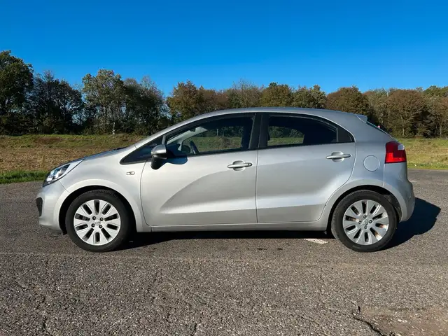 Kia Rio view 2