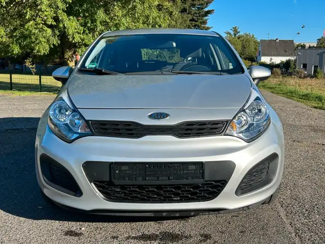 Kia Rio view 9
