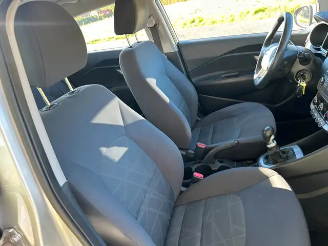 Kia Rio view 27