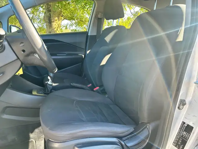 Kia Rio view 17