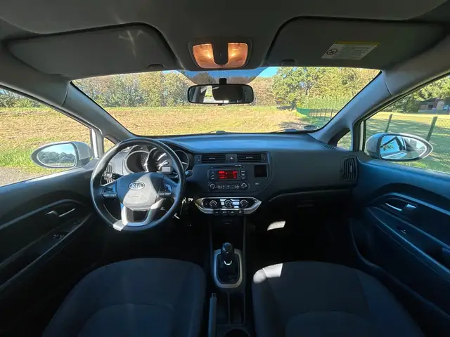 Kia Rio view 22