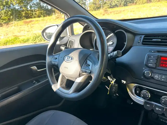 Kia Rio view 24
