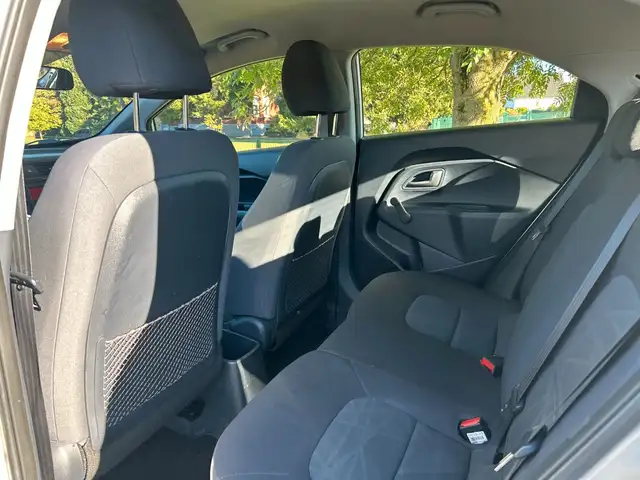Kia Rio view 19