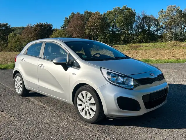 Kia Rio view 8