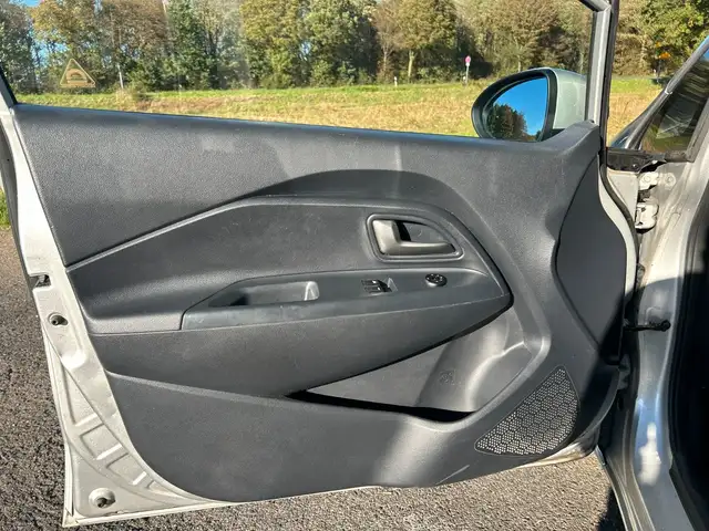 Kia Rio view 14