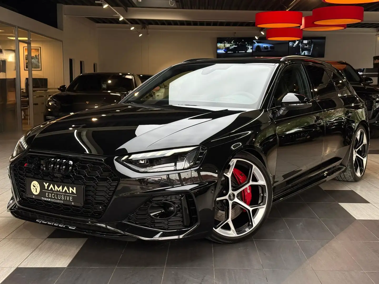Audi RS4 2.9 TFSI qu*Competition Plus*Pano*HuD*B&O Schwarz - 1