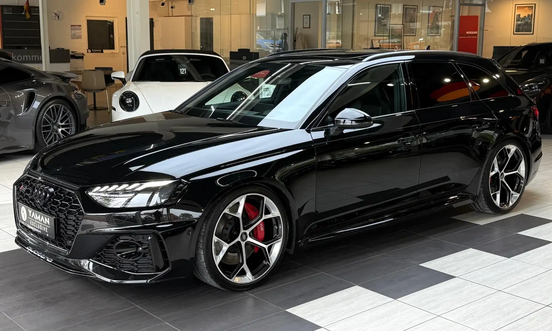 Audi RS4 2.9 TFSI qu*Competition Plus*Pano*HuD*B&O Schwarz - 2