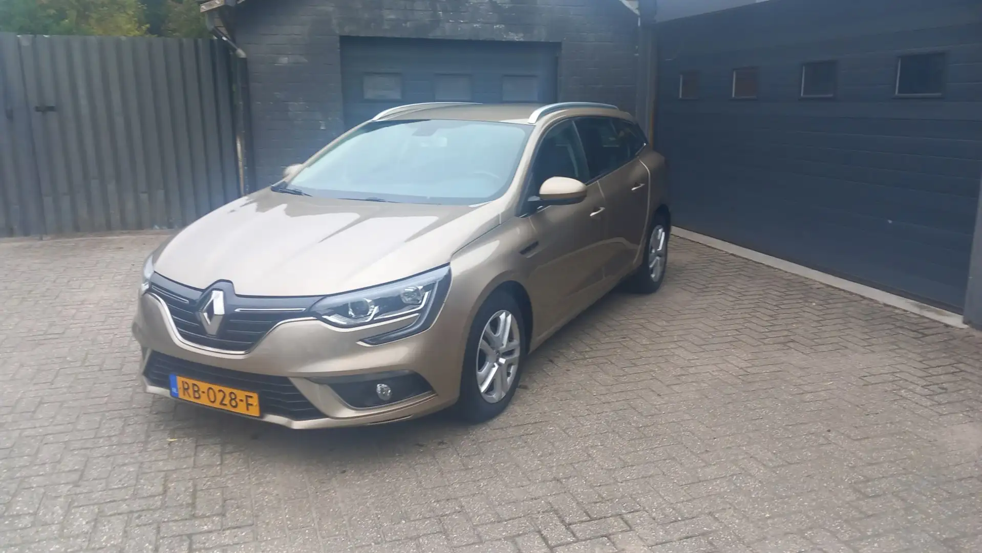 Renault Megane Estate 1.2 TCe Zen.Cruise control,Navi,Radio video Bruin - 1