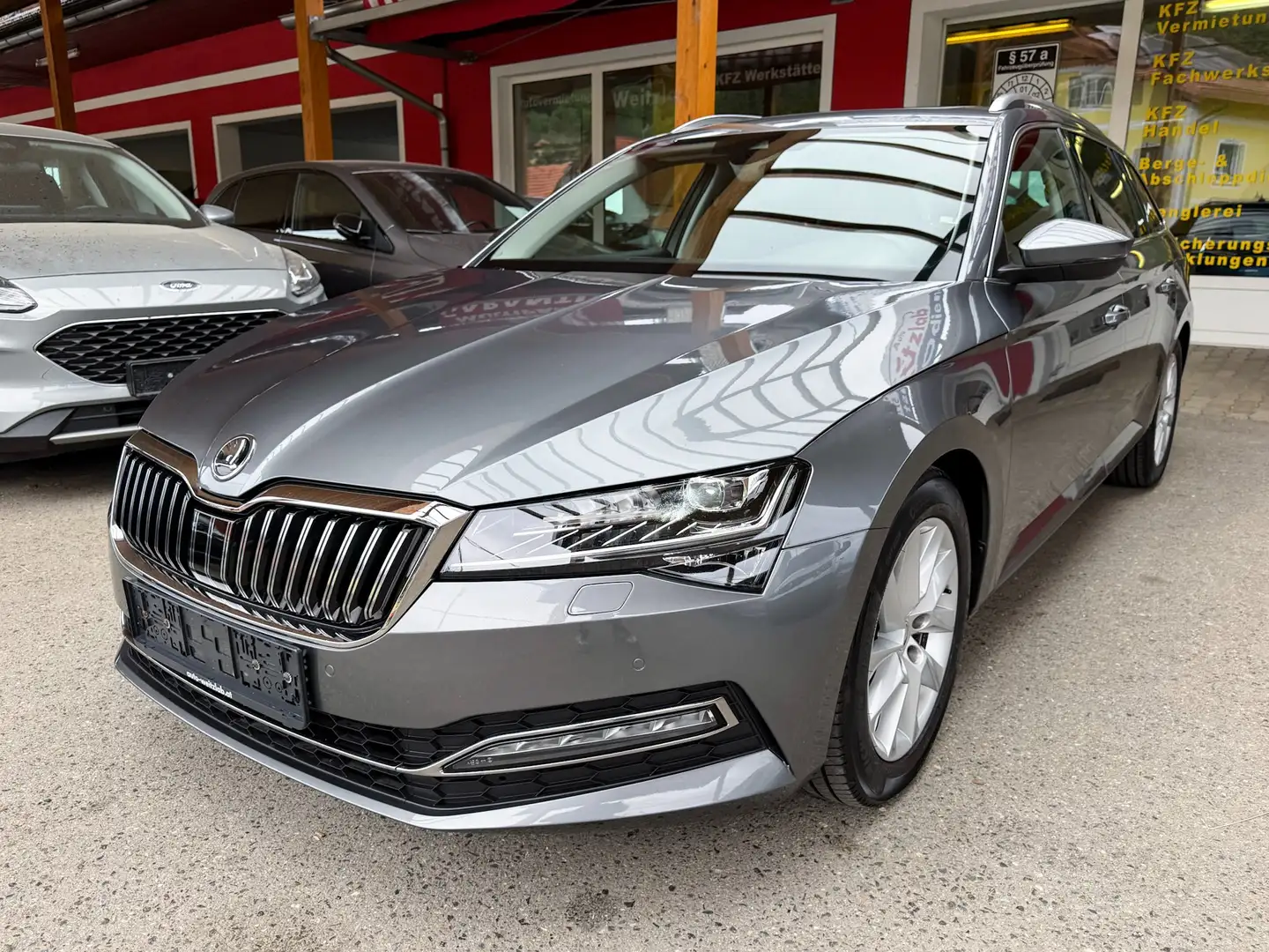 Skoda Superb Combi 2,0 TDI DSG Style *Automatik*Panoramadach* Grau - 1