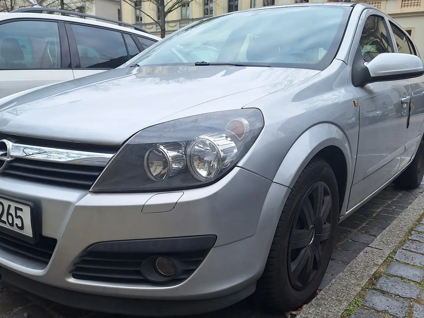 Opel Astra Astra 1.6 Njoy Silber - 2