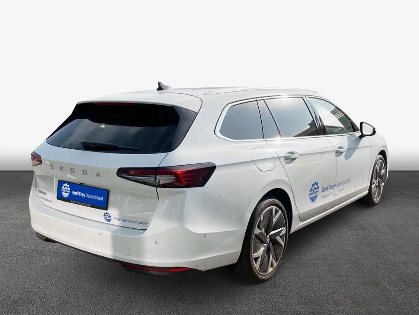 Skoda Superb Combi Selection 2,0 TDI 110 kW 7-Gang aut Weiß - 2
