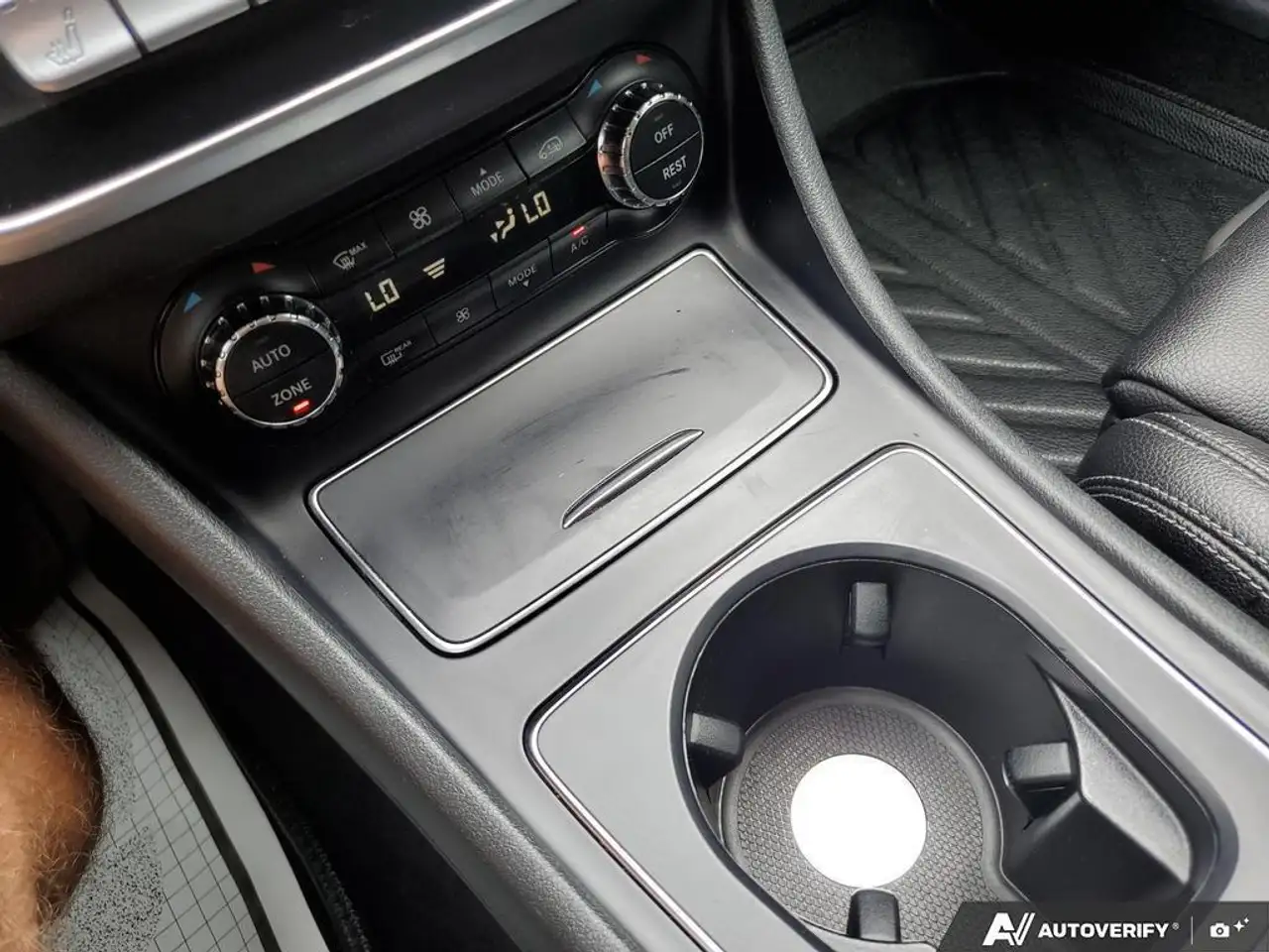 Mercedes-Benz CLA снимка Mercedes-Benz CLA