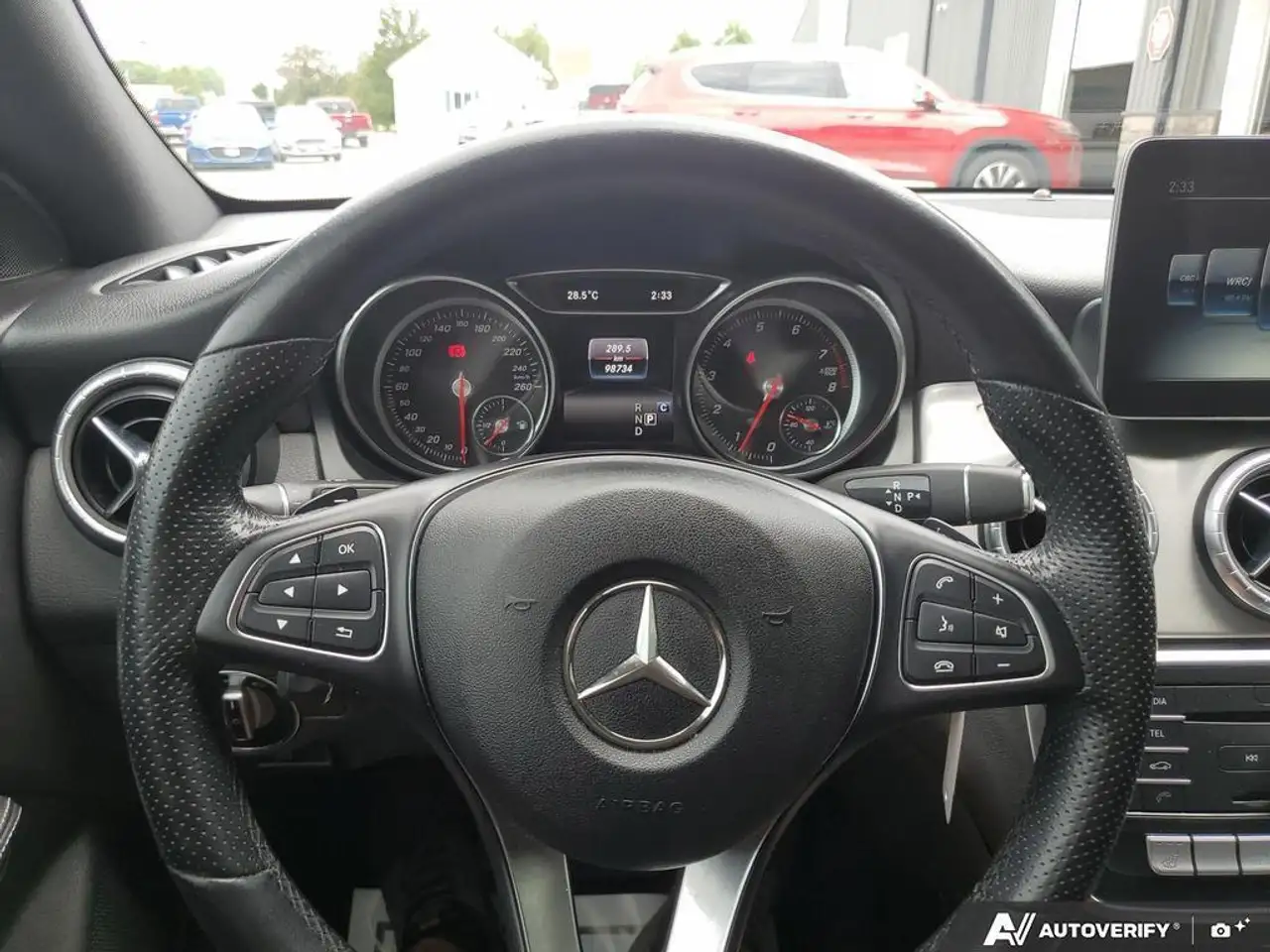 Mercedes-Benz CLA снимка Mercedes-Benz CLA