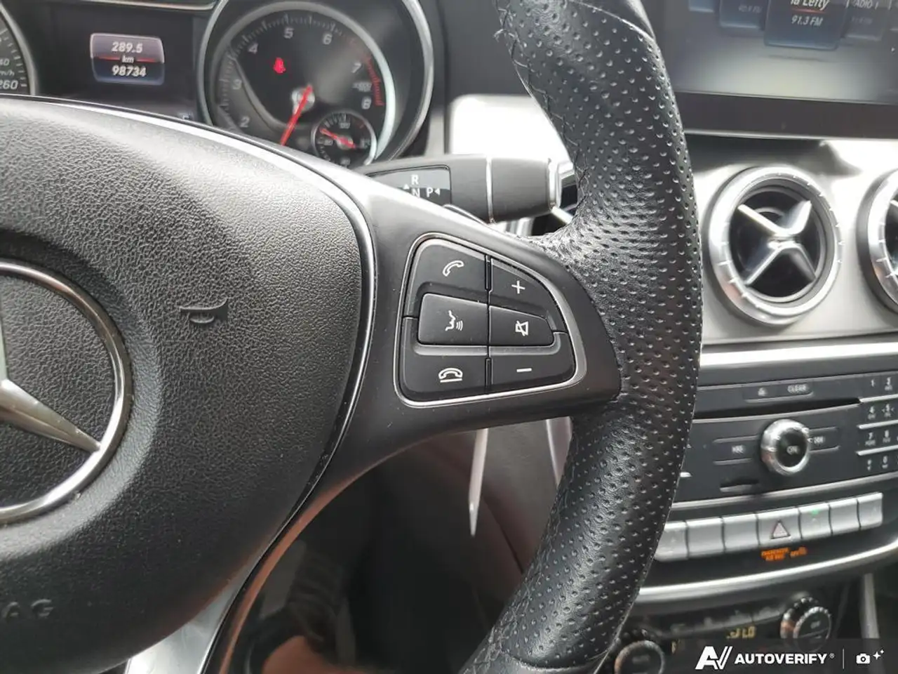 Mercedes-Benz CLA снимка Mercedes-Benz CLA