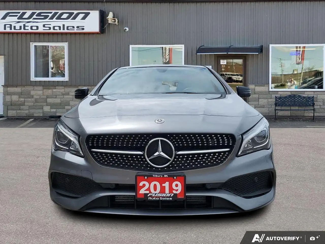 Mercedes-Benz CLA снимка Mercedes-Benz CLA