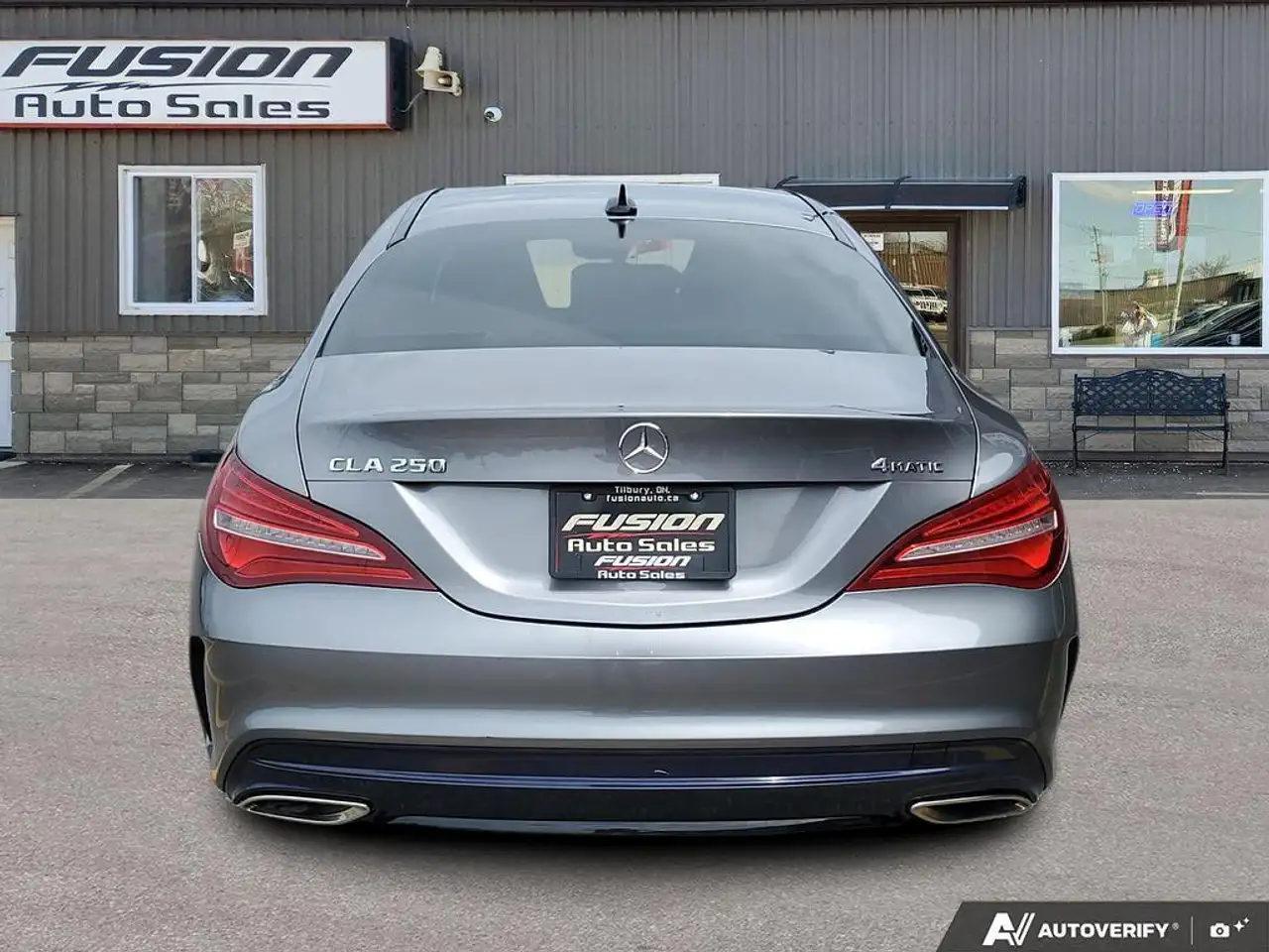Mercedes-Benz CLA снимка Mercedes-Benz CLA