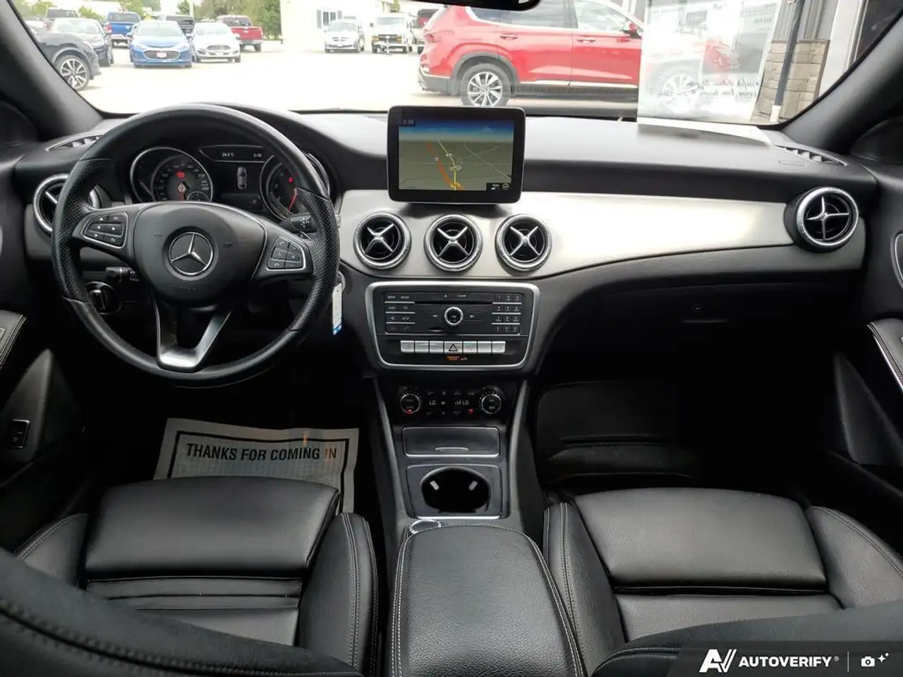 Mercedes-Benz CLA снимка Mercedes-Benz CLA