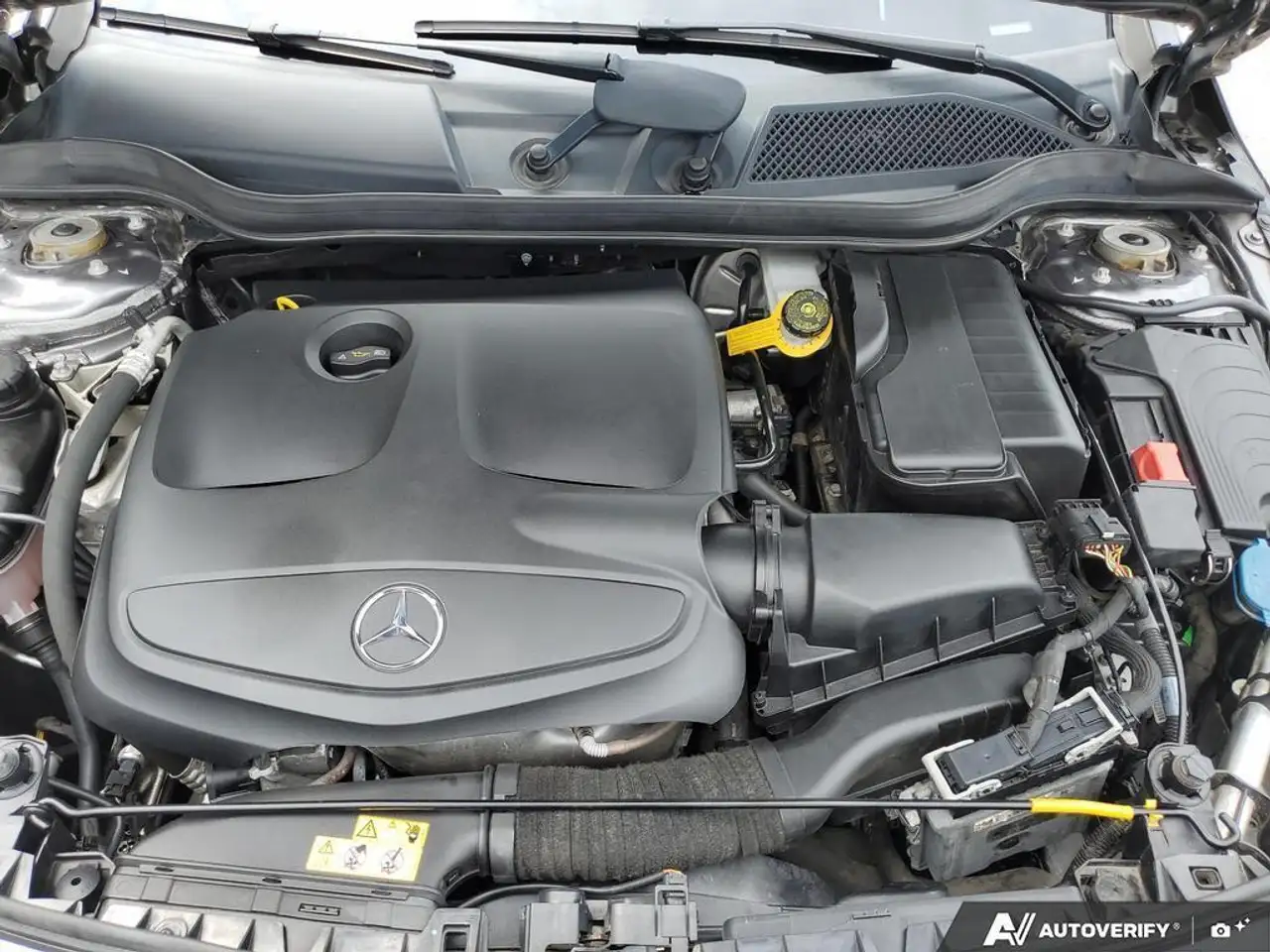 Mercedes-Benz CLA снимка Mercedes-Benz CLA