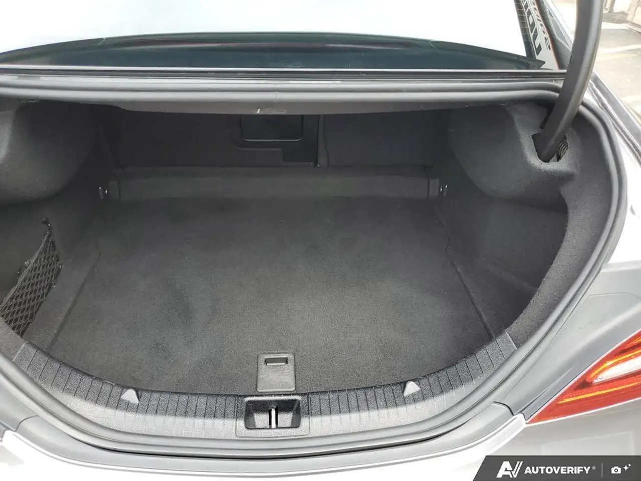 Mercedes-Benz CLA снимка Mercedes-Benz CLA
