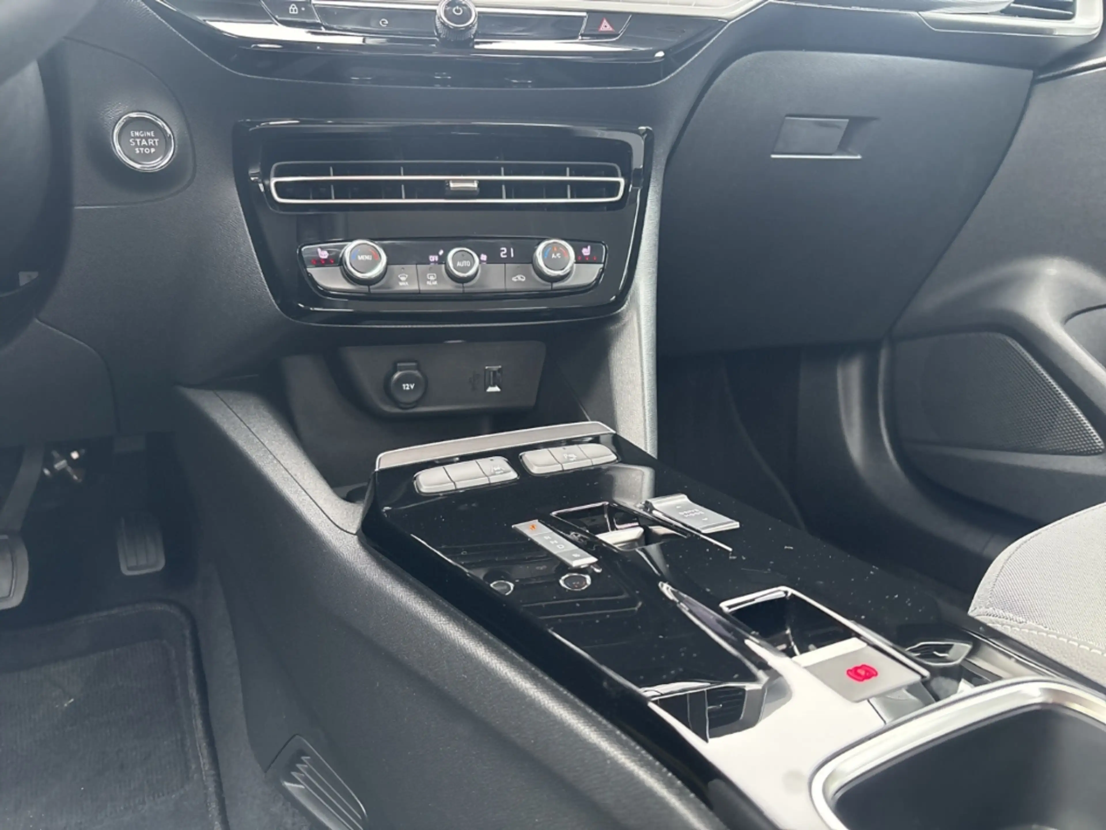Opel Mokka e Elegance — photo 10