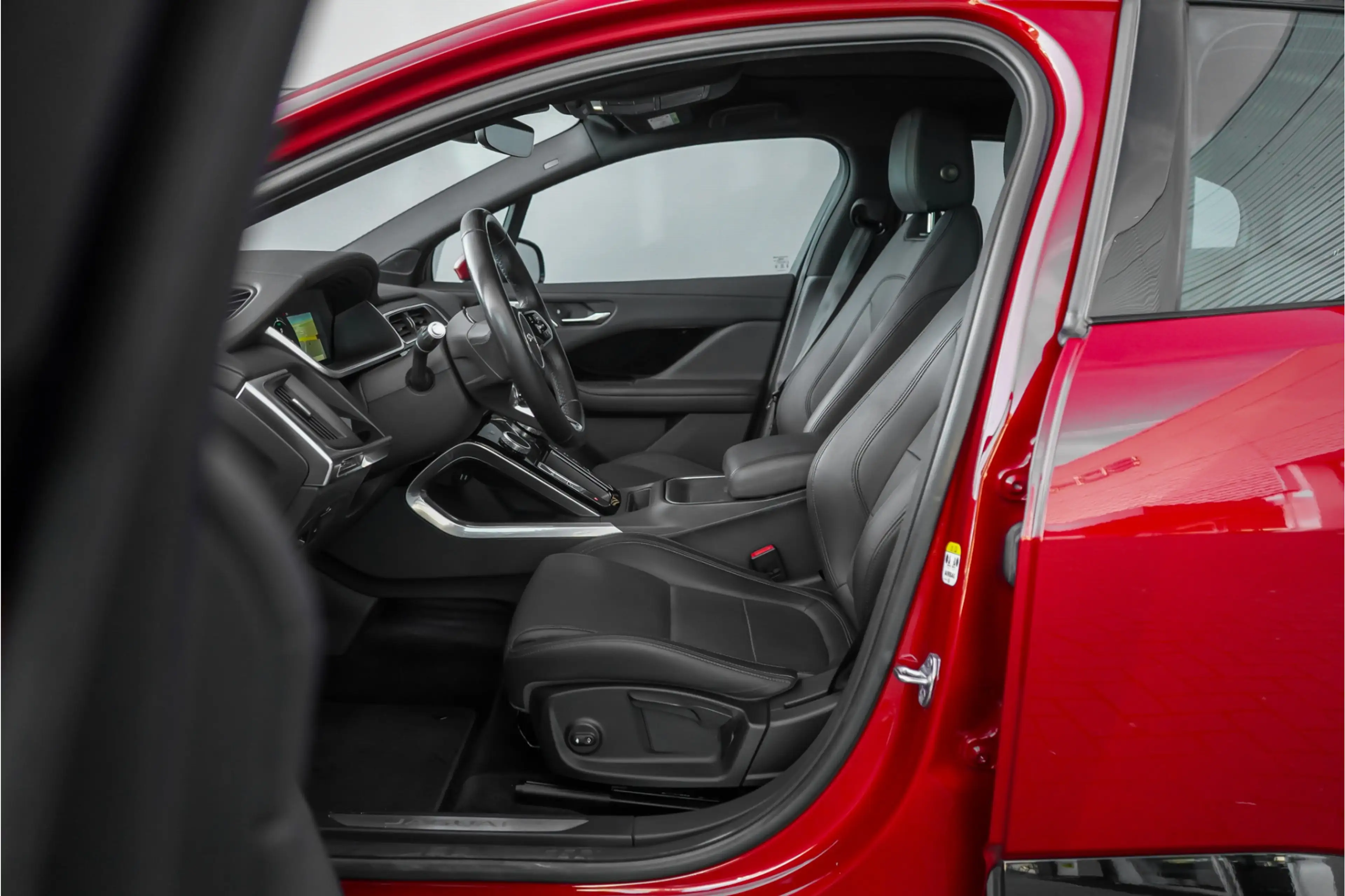 Jaguar I-Pace EV400 Business Edition S 90 kWh Pano Trekhaak 22" — photo 4