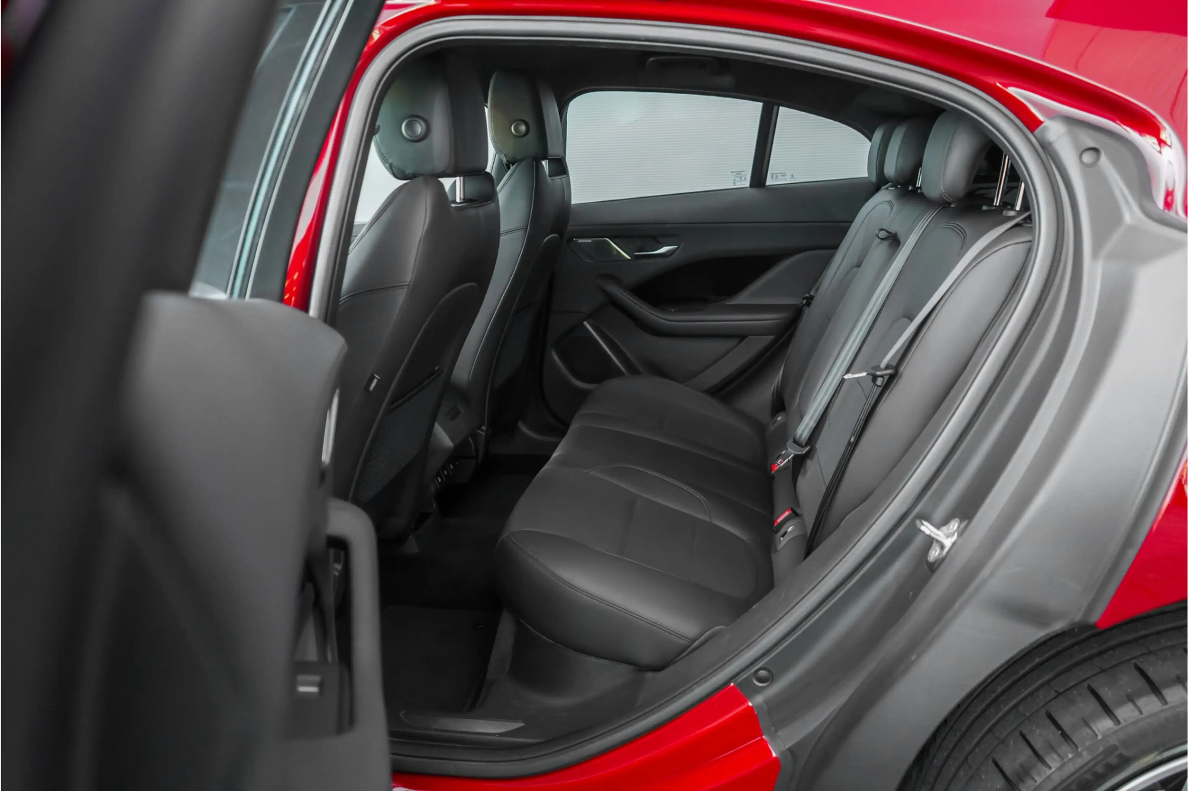 Jaguar I-Pace EV400 Business Edition S 90 kWh Pano Trekhaak 22" — photo 6
