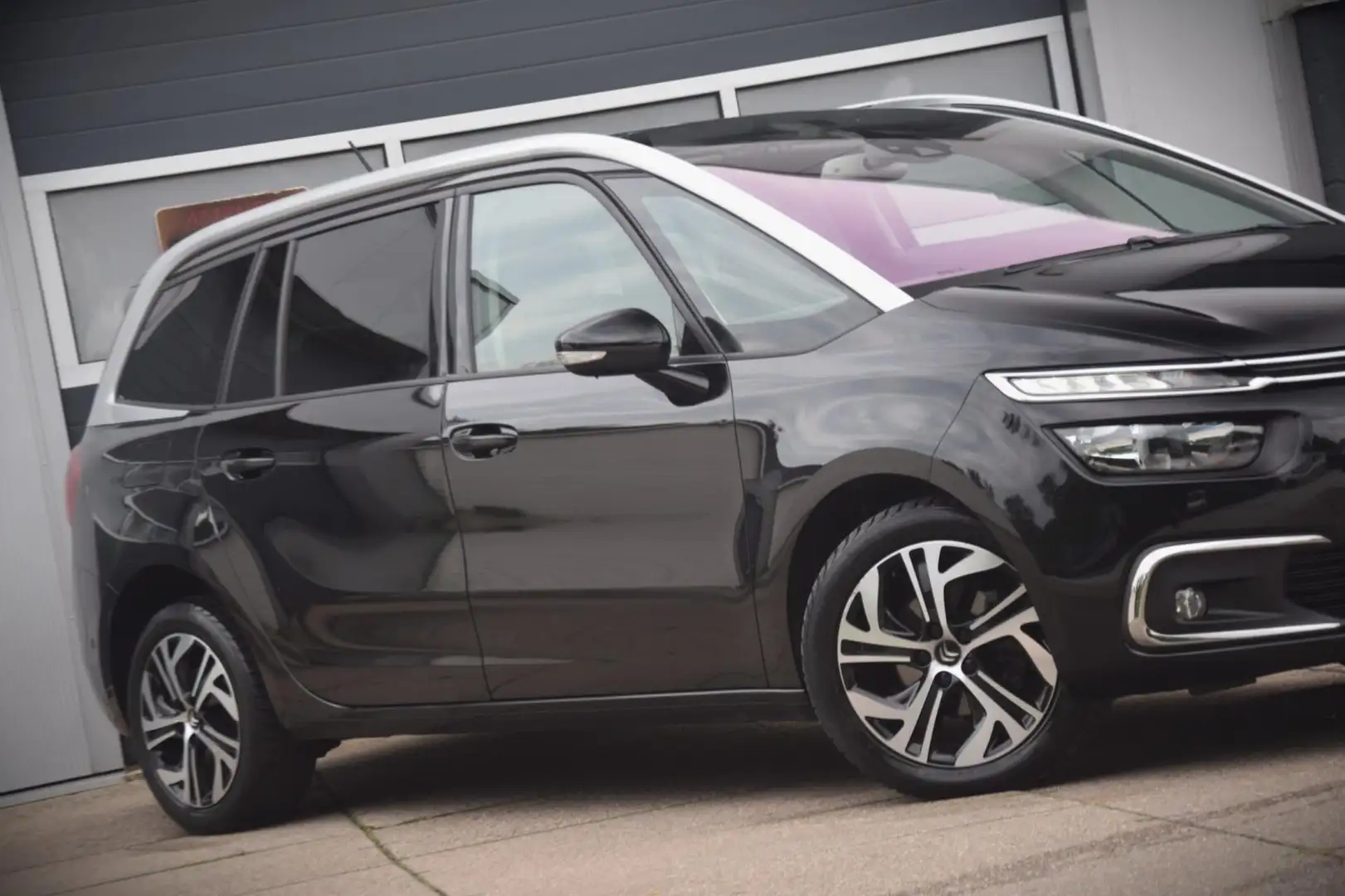 Citroen Grand C4 SpaceTourer 1.2 PureTech Business 7P/VERWARMDE VOORSTOELEN/APP Zwart - 2