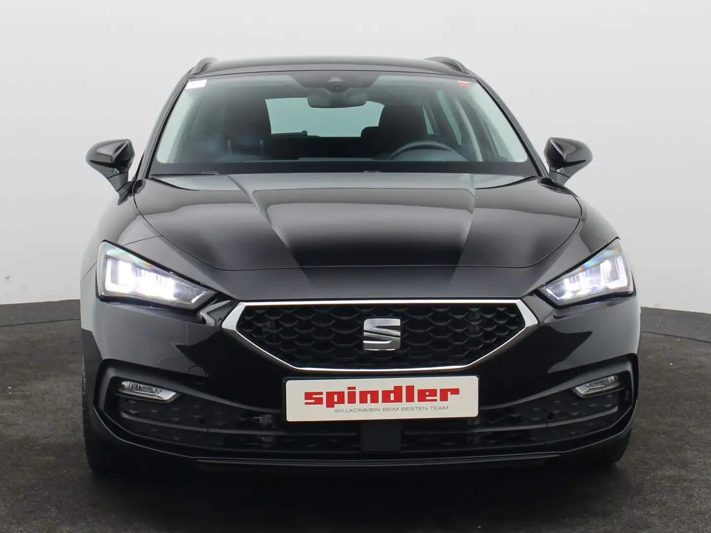 SEAT Leon Sportstourer Style 1.0 eTSI DSG / LED, SHZ Noir - 2