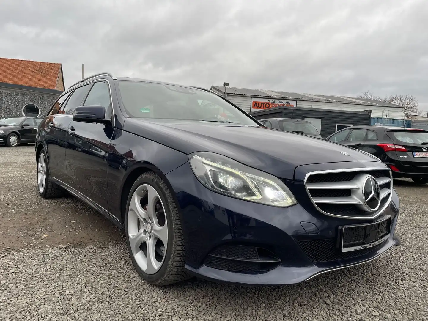 Mercedes-Benz E 350 E 350 BlueTec 4Matic Modrá - 1