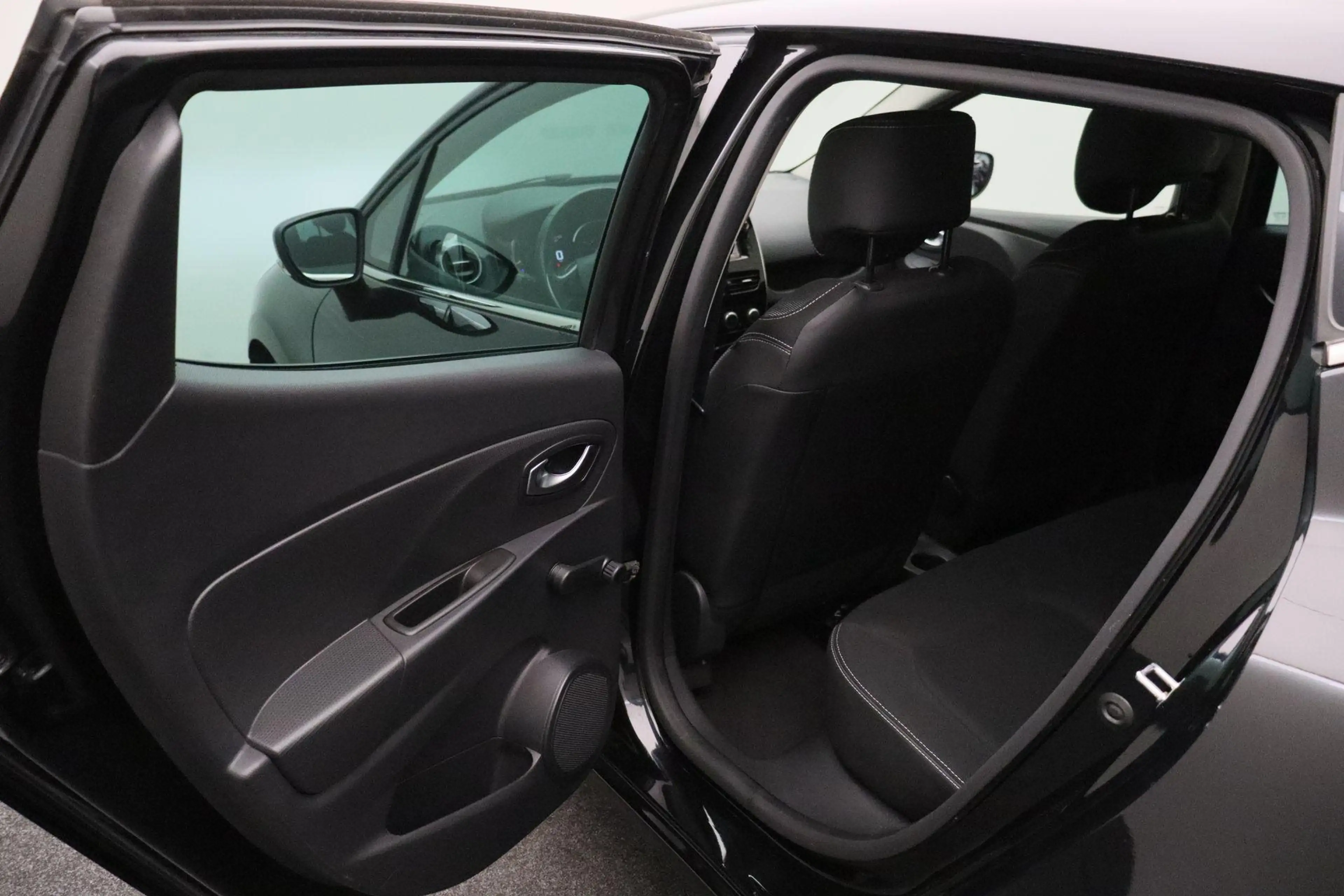 Renault Clio 0.9 TCe ECO Night&Day 2015 | Goed Onderhouden | Na — photo 11