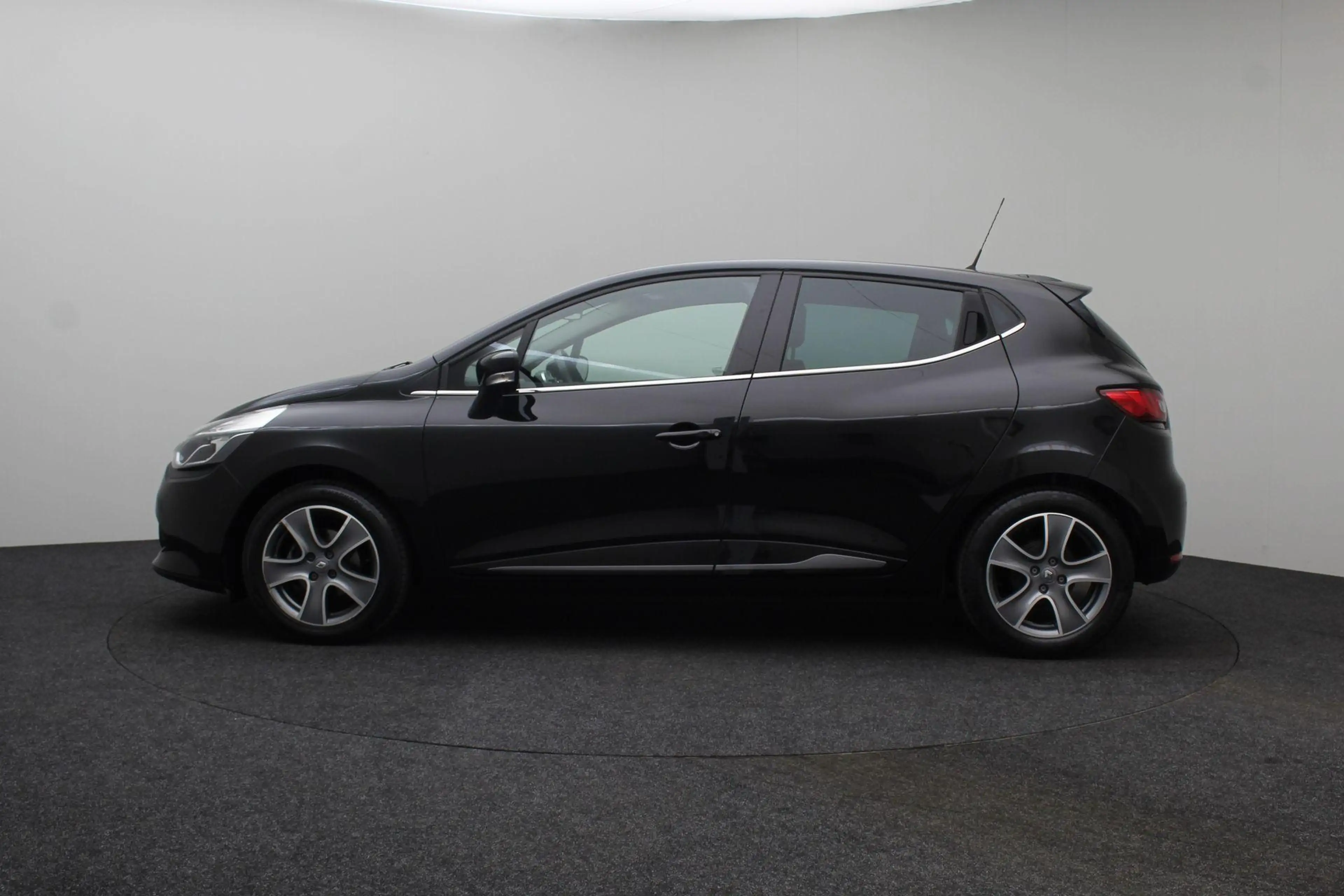 Renault Clio 0.9 TCe ECO Night&Day 2015 | Goed Onderhouden | Na — photo 6