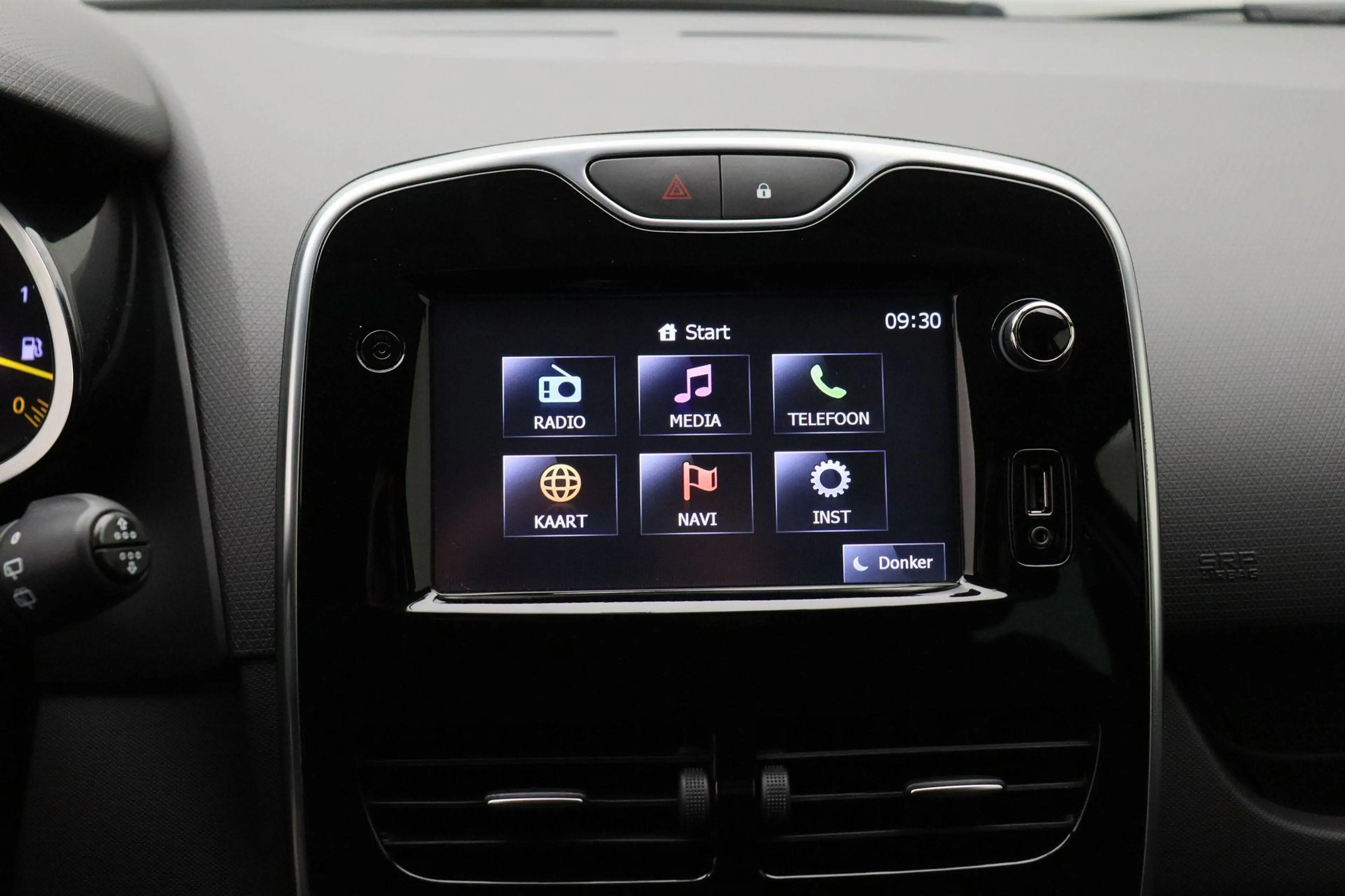 Renault Clio 0.9 TCe ECO Night&Day 2015 | Goed Onderhouden | Na — photo 22