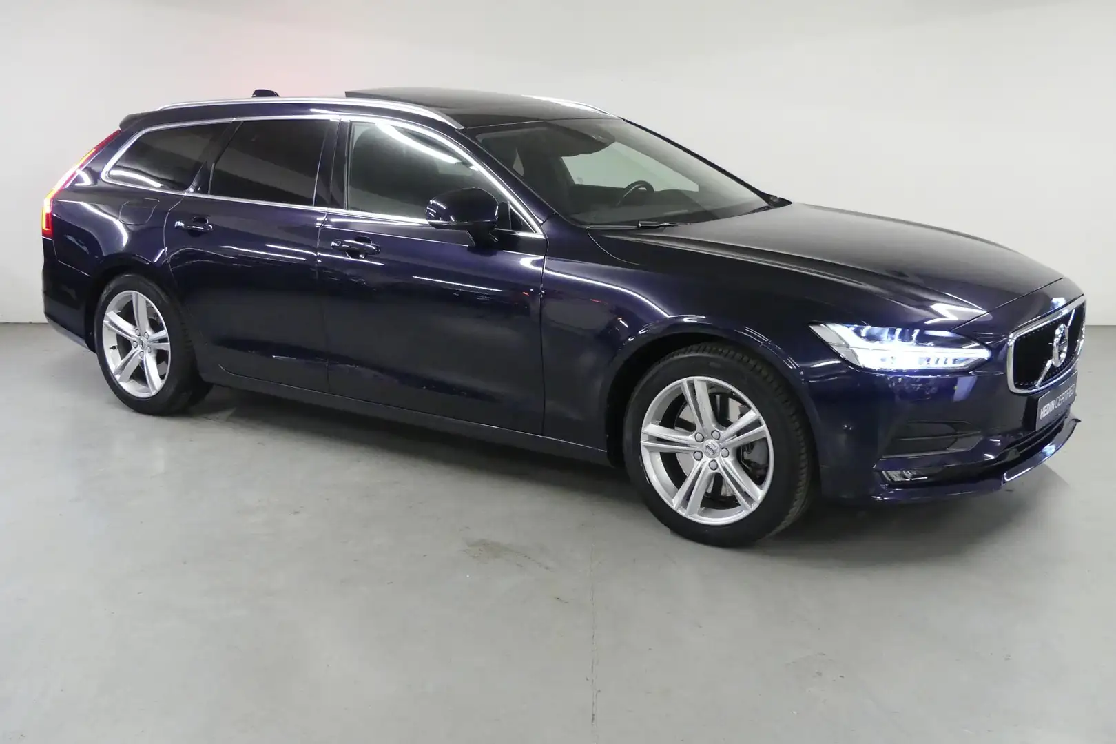 Volvo V90 2.0 D5 AWD Momentum | Panoramadak | Leder | Full-L Blauw - 2