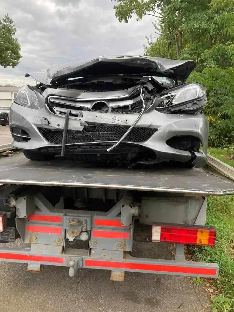 Mercedes-Benz E 220 E 220 CDI BlueEfficiency (212.202) Grau - 1