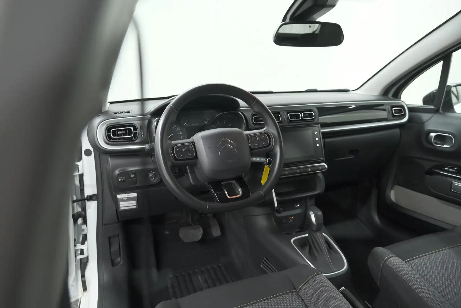 Citroen C3 PureTech 110 S&S Shine | Camera | Navigatie | Appl Wit - 2
