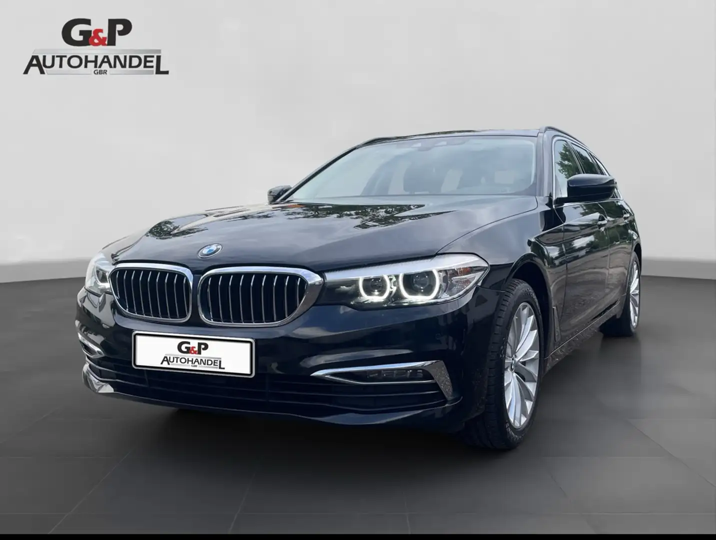 BMW 520 520 d xDrive Luxury Line AHK Stand Panodach Noir - 2