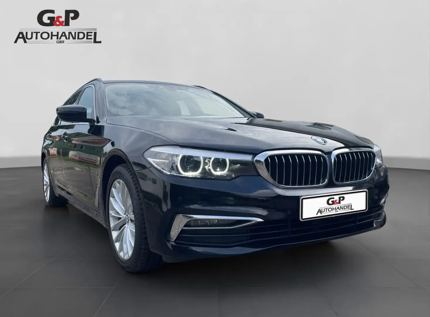 BMW 520 520 d xDrive Luxury Line AHK Stand Panodach Noir - 1